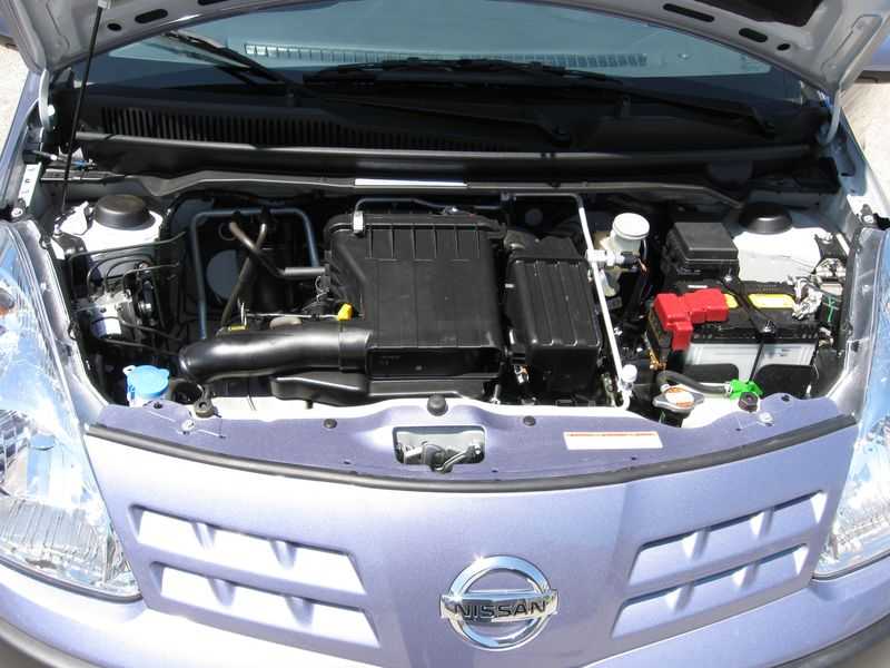 Il motore della Nissan Pixo Il motore 1000cc 12 valvole della Nissan Pixo.